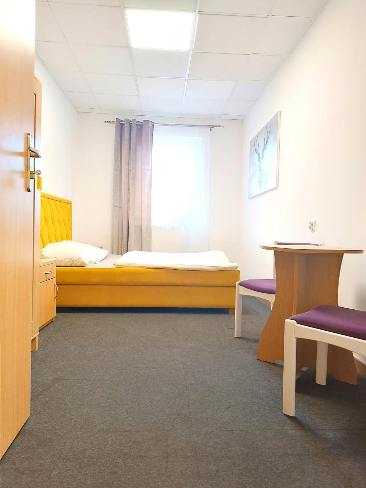 Hostel Krosnienska 12 Zielona Góra Eksteriør bilde
