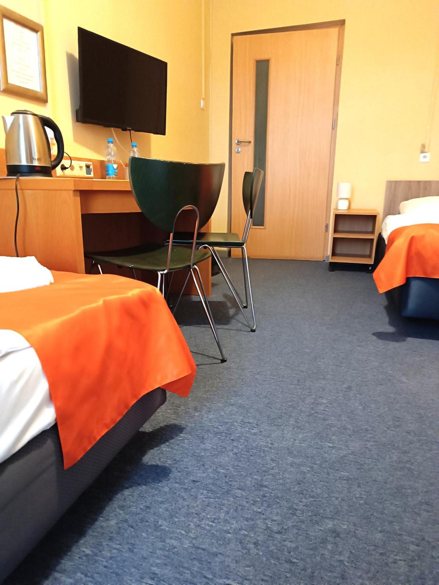 Hostel Krosnienska 12 Zielona Góra Eksteriør bilde