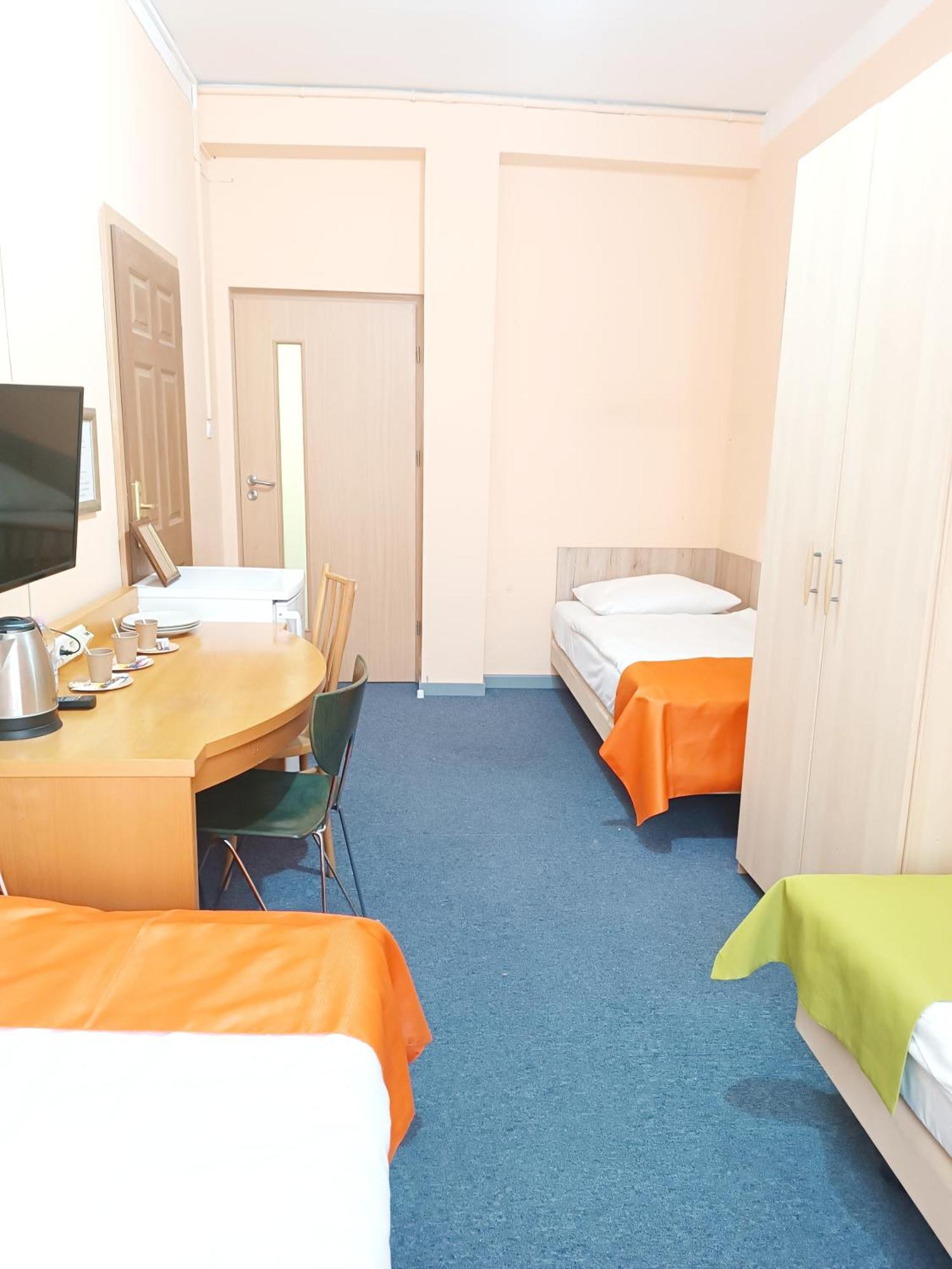 Hostel Krosnienska 12 Zielona Góra Eksteriør bilde