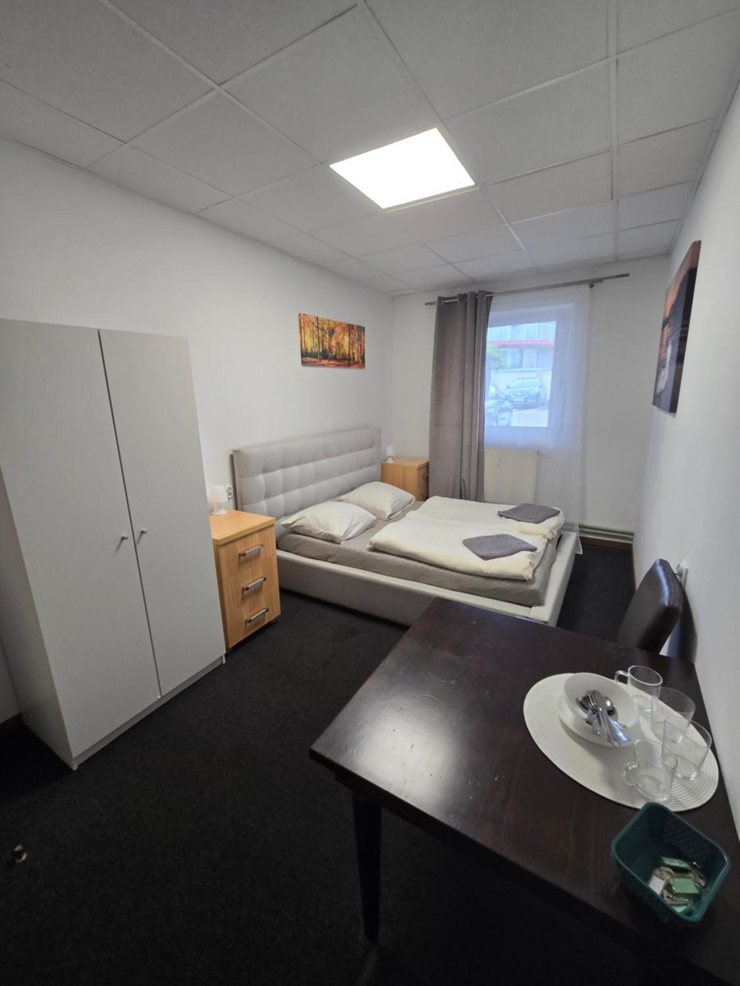 Hostel Krosnienska 12 Zielona Góra Eksteriør bilde