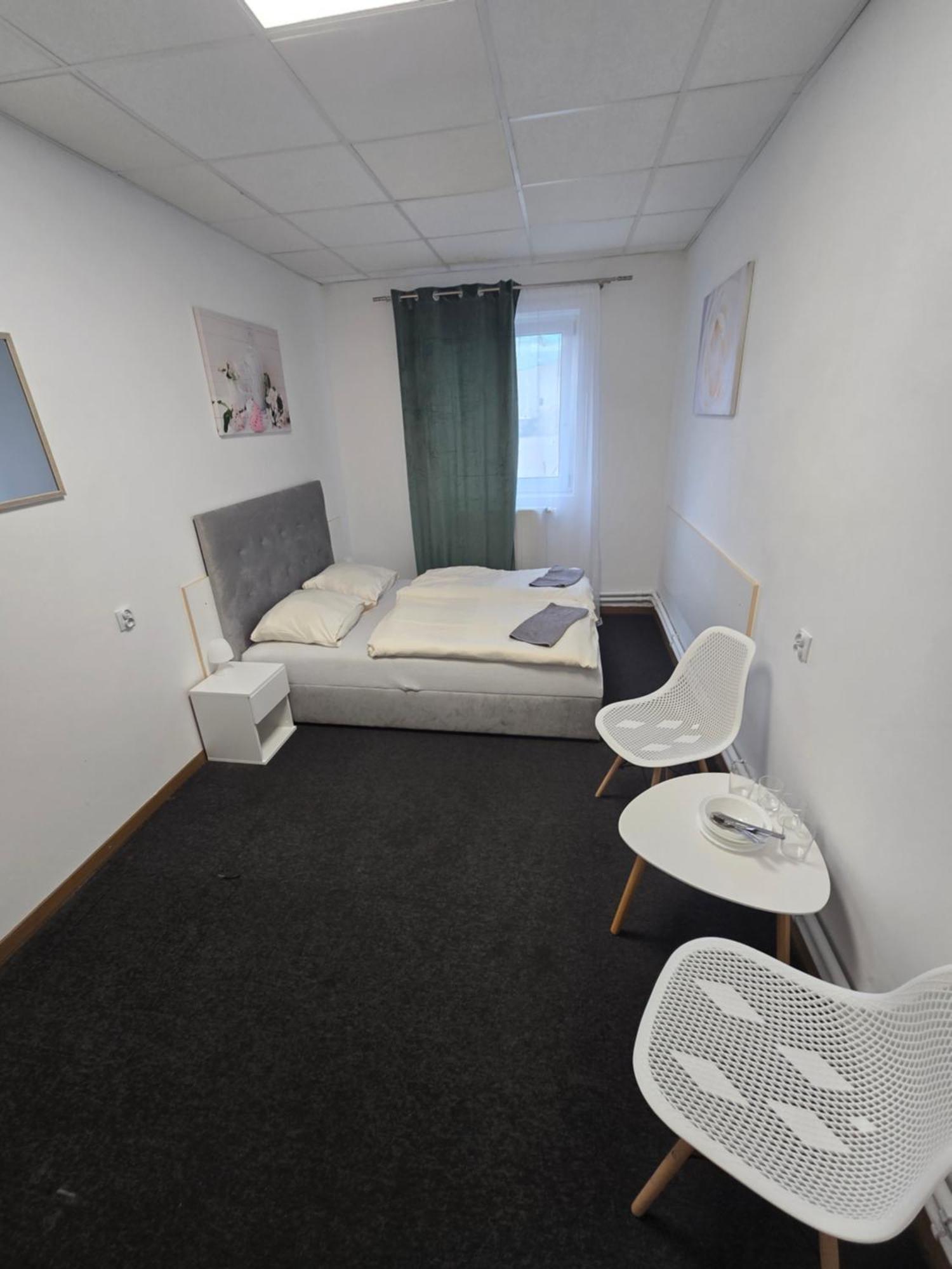 Hostel Krosnienska 12 Zielona Góra Eksteriør bilde