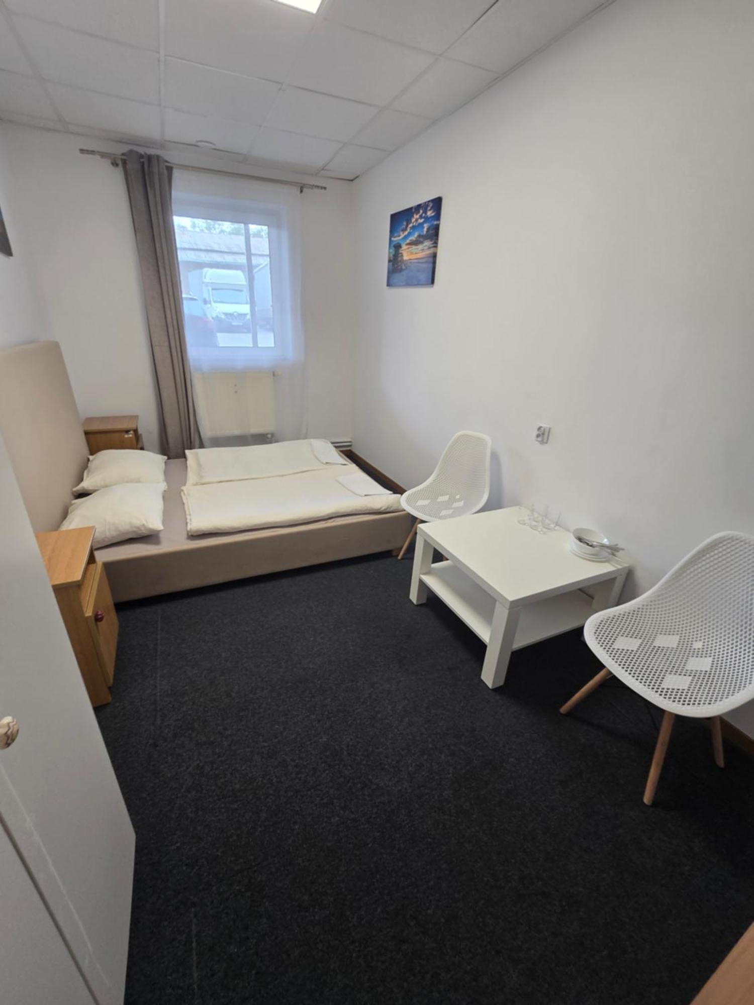 Hostel Krosnienska 12 Zielona Góra Eksteriør bilde