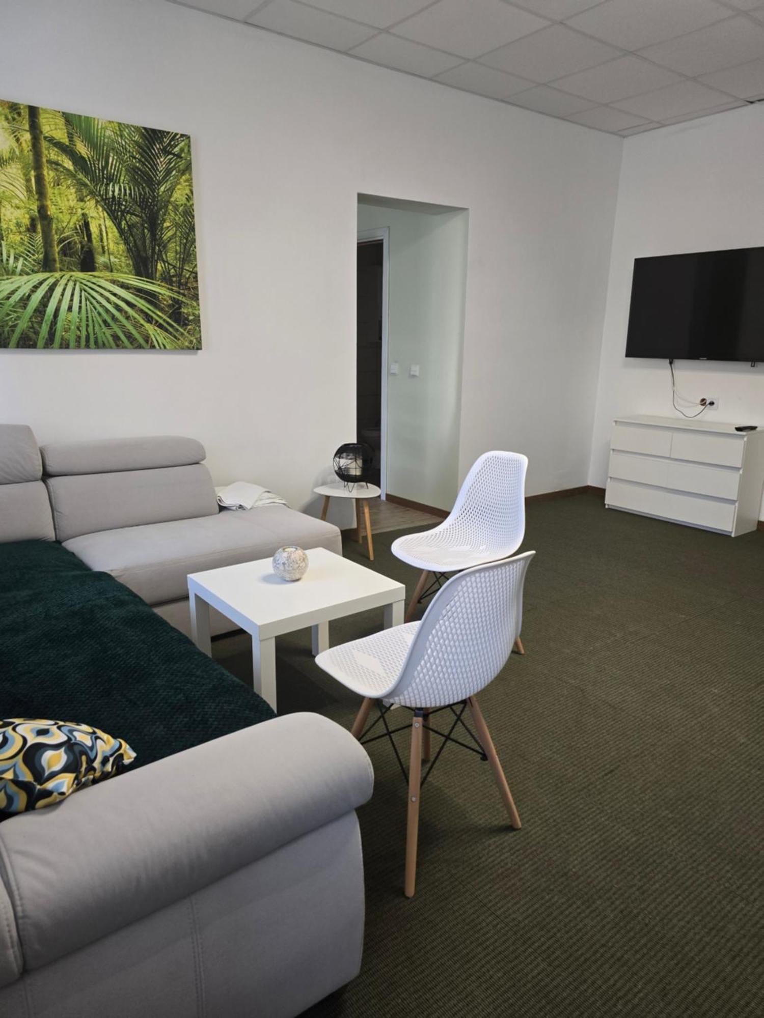 Hostel Krosnienska 12 Zielona Góra Eksteriør bilde